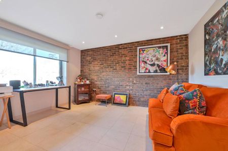 3 bedroom detached house to rent - Photo 3