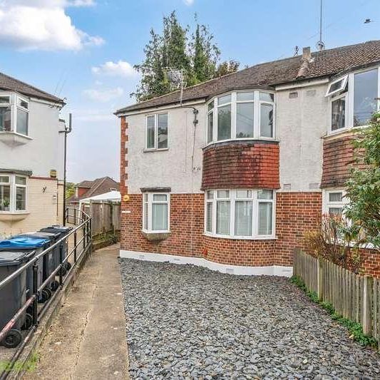 Gomshall Gardens, Kenley, CR8 - Photo 1