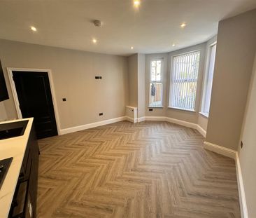 Carlton Mount, Birkenhead - Photo 2