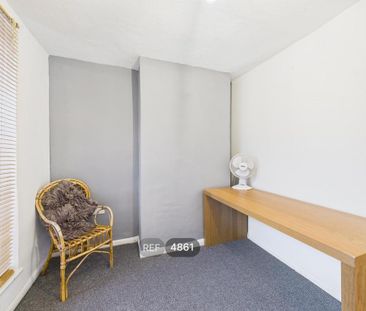 3 bedroom terraced house to rent - Photo 6