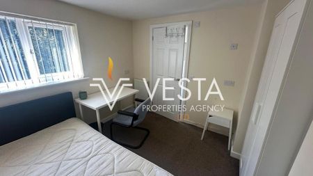 6 bedroom terraced house to rent - Photo 4