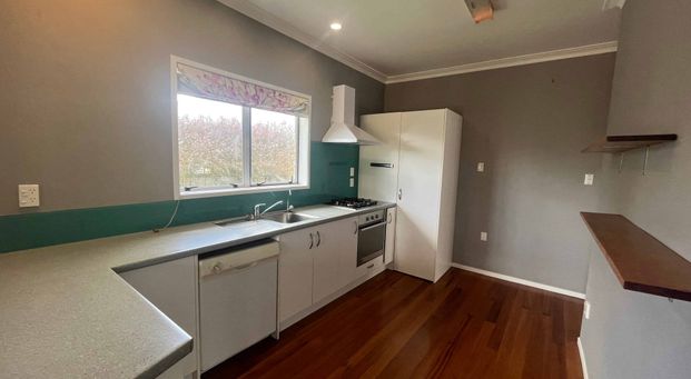 Sunny 3-bedroom house for rent!! - Photo 1