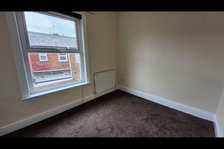 2 Bed Terraced House, Norway St, M6 - Photo 5