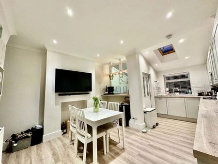 2 bedroom terraced house to rent - Photo 4