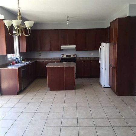 For Lease - 3152 Seabright Drive, Mississauga, Ontario - Photo 2