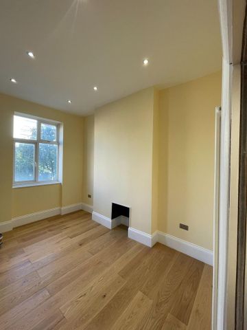 4 bedroom flat to rent - Photo 5