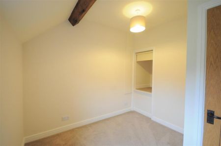 4 bedroom detached house to rent - Photo 5