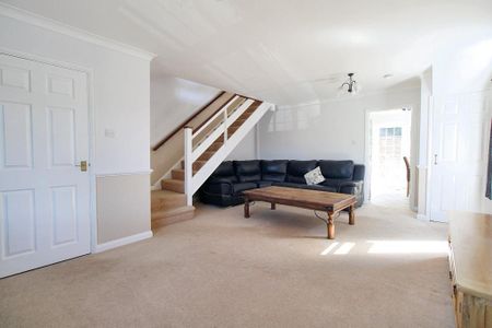 3 bedroom end of terrace house to rent - Photo 2