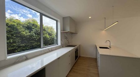 Brand new three bedroom home - Photo 3