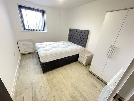 2 bedroom Flat To Rent - Photo 4