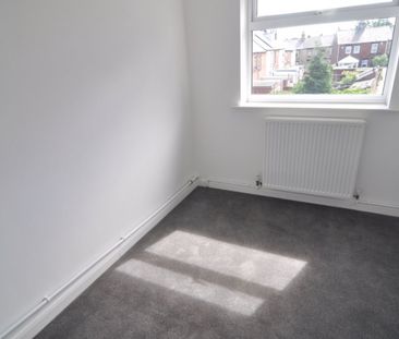 3 bed Terraced - To Let - Photo 3