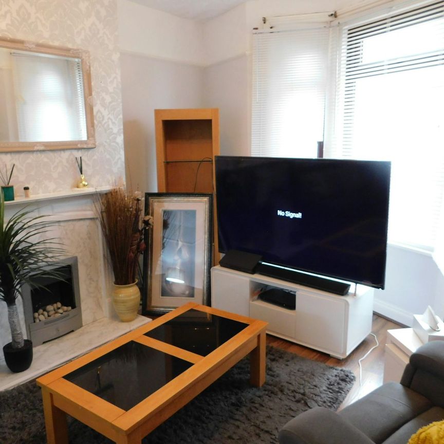 Terraced House to rent on - Photo 1