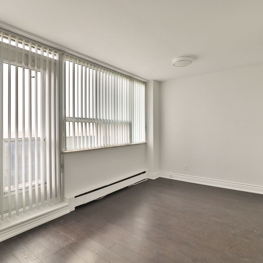 2 Bedrooms - Photo 1