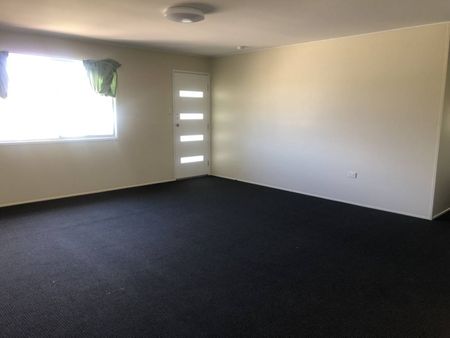 3 BEDROOM HOME IN SLADE POINT - Photo 4