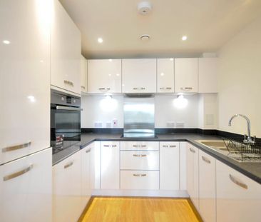 13 Atkins Square, Dalston Lane, London, E8 - Photo 6