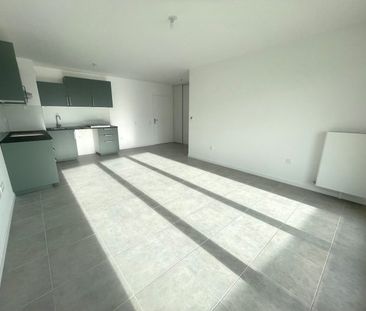 A LOUER - T4 - 3 CHAMBRES + PARKING - NEUF - Photo 2