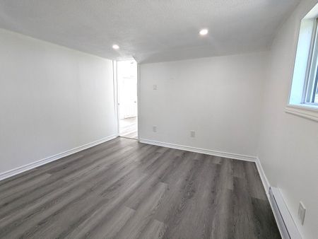 For Lease - 696 Hastings Avenue, Innisfil, Ontario - Photo 3