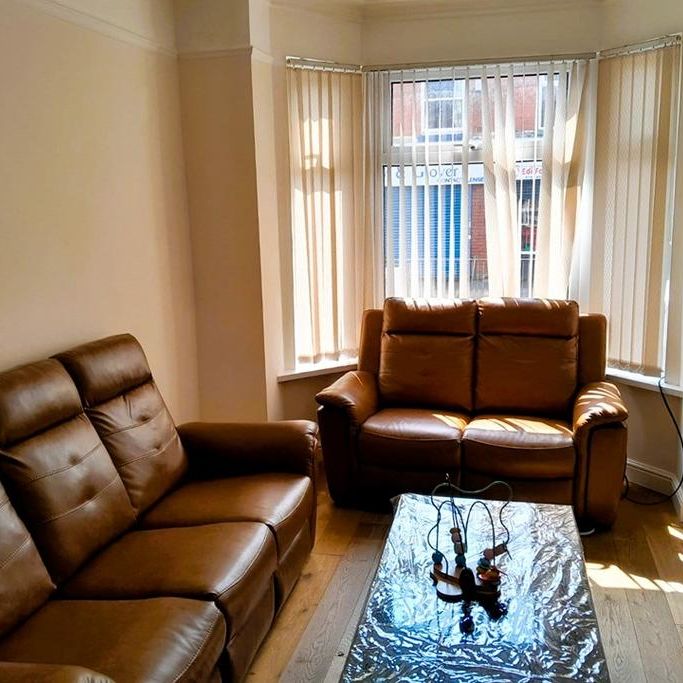 4 bedroom terraced house to rent - Photo 1