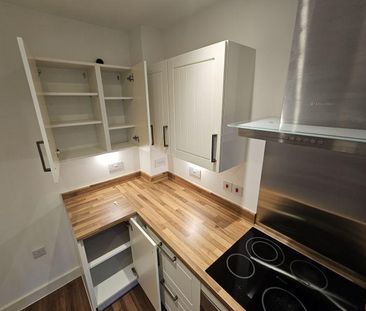 2 bedroom terraced house to rent - Photo 3