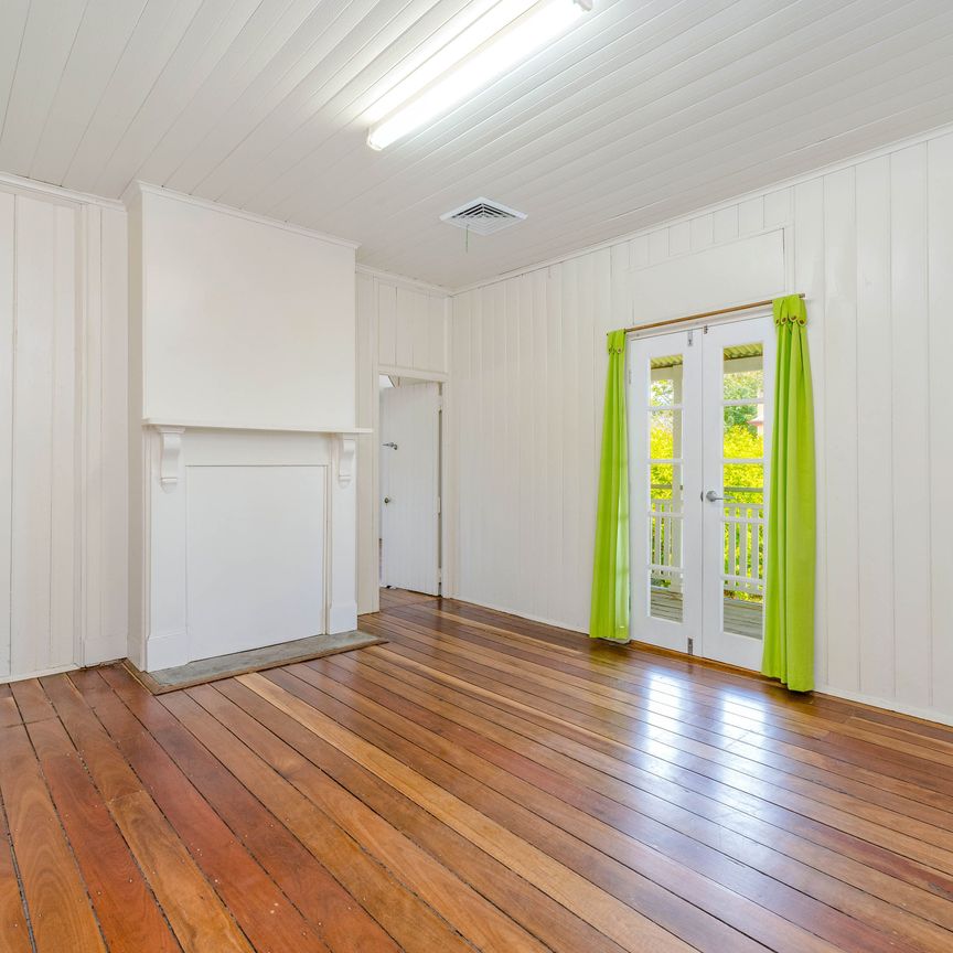 Residential/Commercial Property, Opportunity in Central Maclean! - Photo 1
