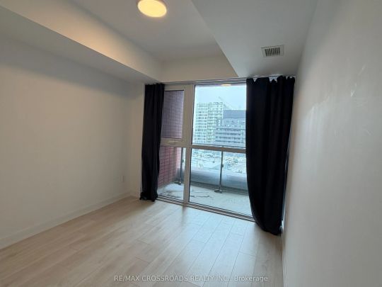 8 TIPPETT Road #529 - Photo 1