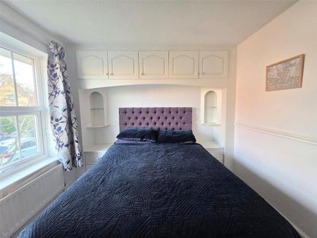 2 bedroom end of terrace house to rent - Photo 4