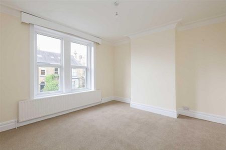4 bedroom apartment to rent - Photo 2