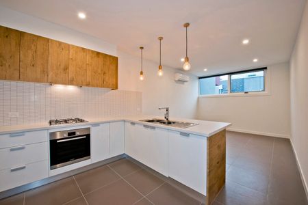 Beautifully Spacious, Brilliantly Located! - Photo 4