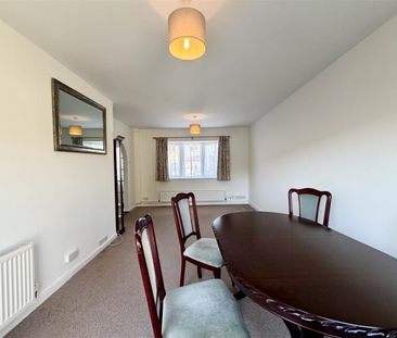 2 Bedroom House To Let - Photo 2