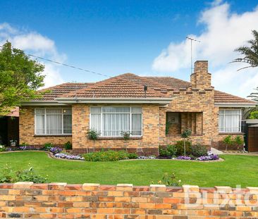 Art Deco Elegance Meets Modern Living - Photo 5