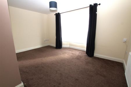 1 bedrooms Flat for Sale - Photo 2