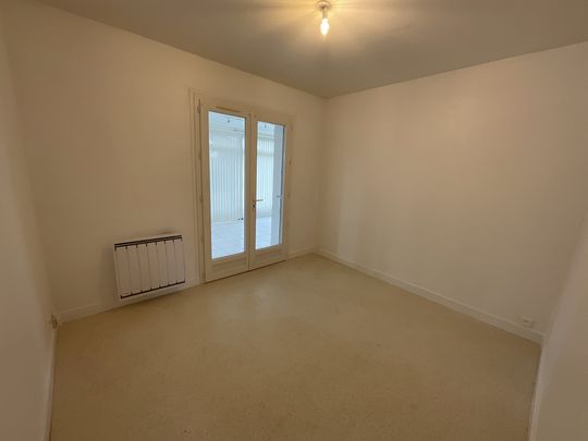 St Doulchard - Maison sur sous-sol 95.77m² avec jardin, garage et dépendances - Photo 1