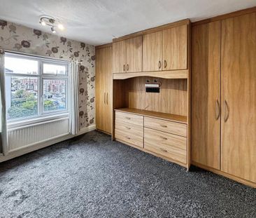 3 bedroom end of terrace house to rent - Photo 1