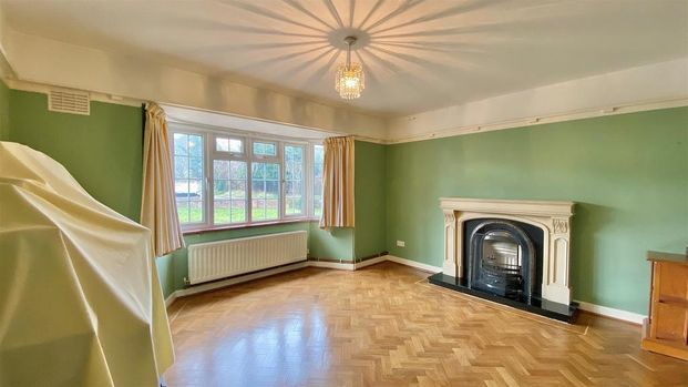 5 bedroom detached bungalow to rent - Photo 1