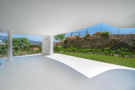 Apartment in Ojén, Costa del Sol - Photo 4