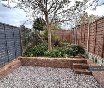 2 bedroom end of terrace house to rent - Photo 6