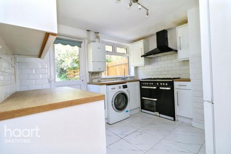 3 bedroom terraced house to rent - Photo 4