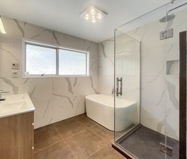 5 Bedroom 2 Bathroom house in a cul-de-sac street with great views - Photo 3