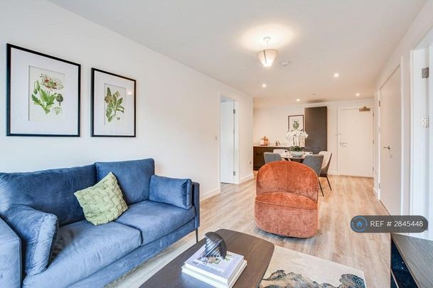 2 bedroom flat to rent - Photo 1