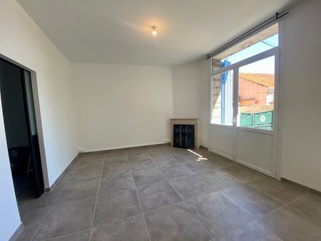 Location Appartement 1 pièce 44m² - Photo 3
