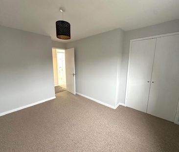 2 bedroom link detached house to rent - Photo 2