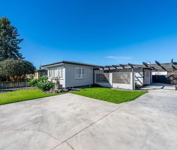 Large 3 Bedroom family home - Photo 4