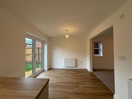 3 bedroom detached house to rent - Photo 2