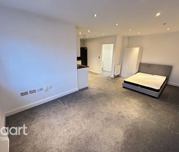 Studio to rent - Photo 1