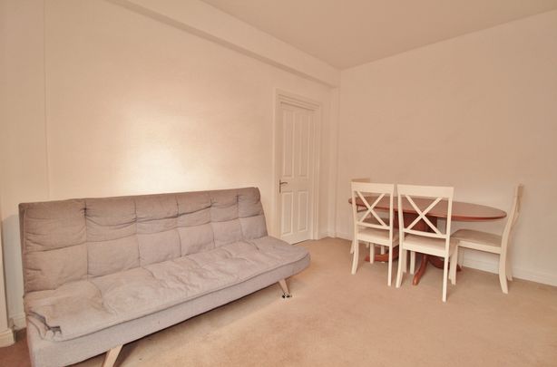 Latymer Court, Hammersmith Road, Hammersmith, London, W6 - Photo 1