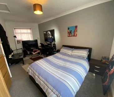 Tinshill Lane (room 1), Horsforth, Leeds - Photo 2