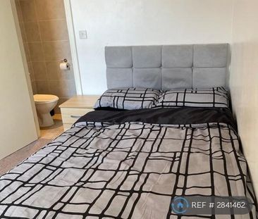 1 bedroom in a house share to rent - Photo 5