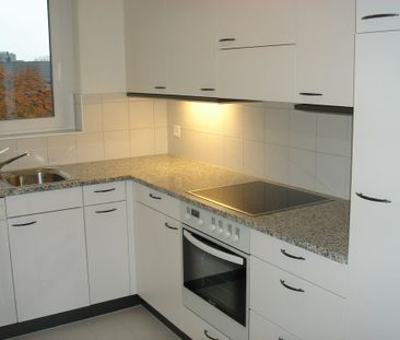 Familienwohnung, zentral gelegen - Photo 3