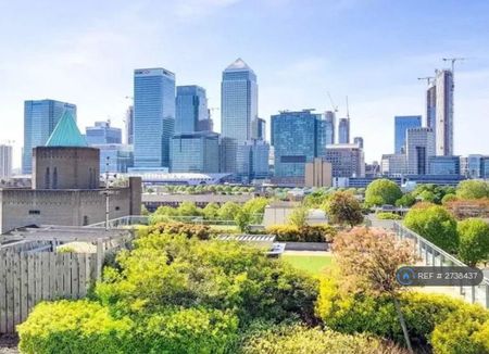 1 bedroom in a flat share to rent - Photo 2