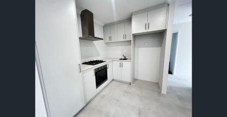 Brand-New Beauty by the Coodanup Foreshore! - Photo 3